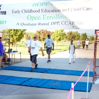 Crossing finish line_0183