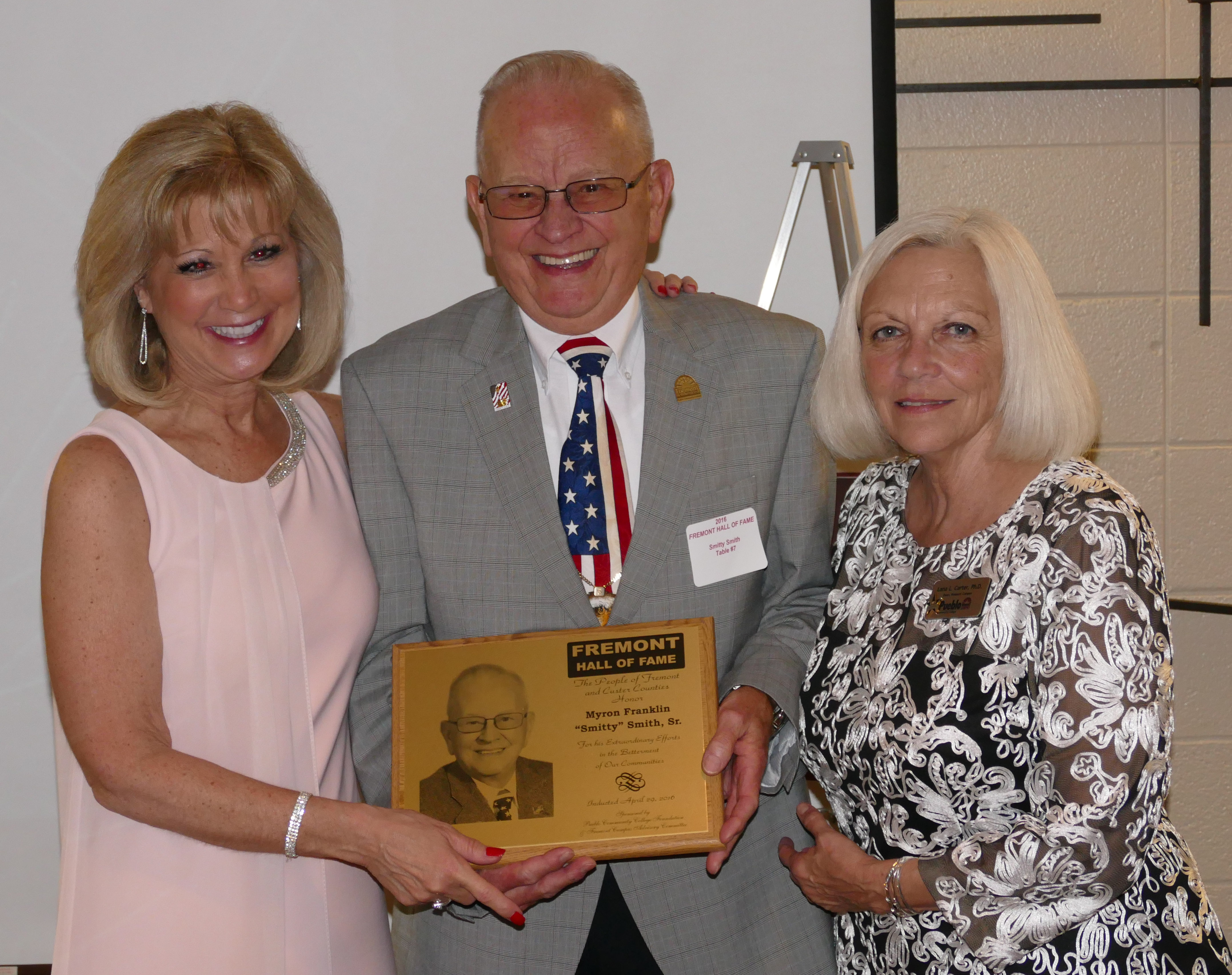 Dr Patty Erjavec Left Inductee Myron Smitty Smith And Dr Lana Carter