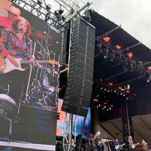 Bonnie Raitt closing out the weekend with a Sunday set. May Selby photo.